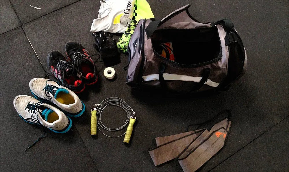 Zapatillas, muñequeras y más: accesorios esenciales para CrossFit